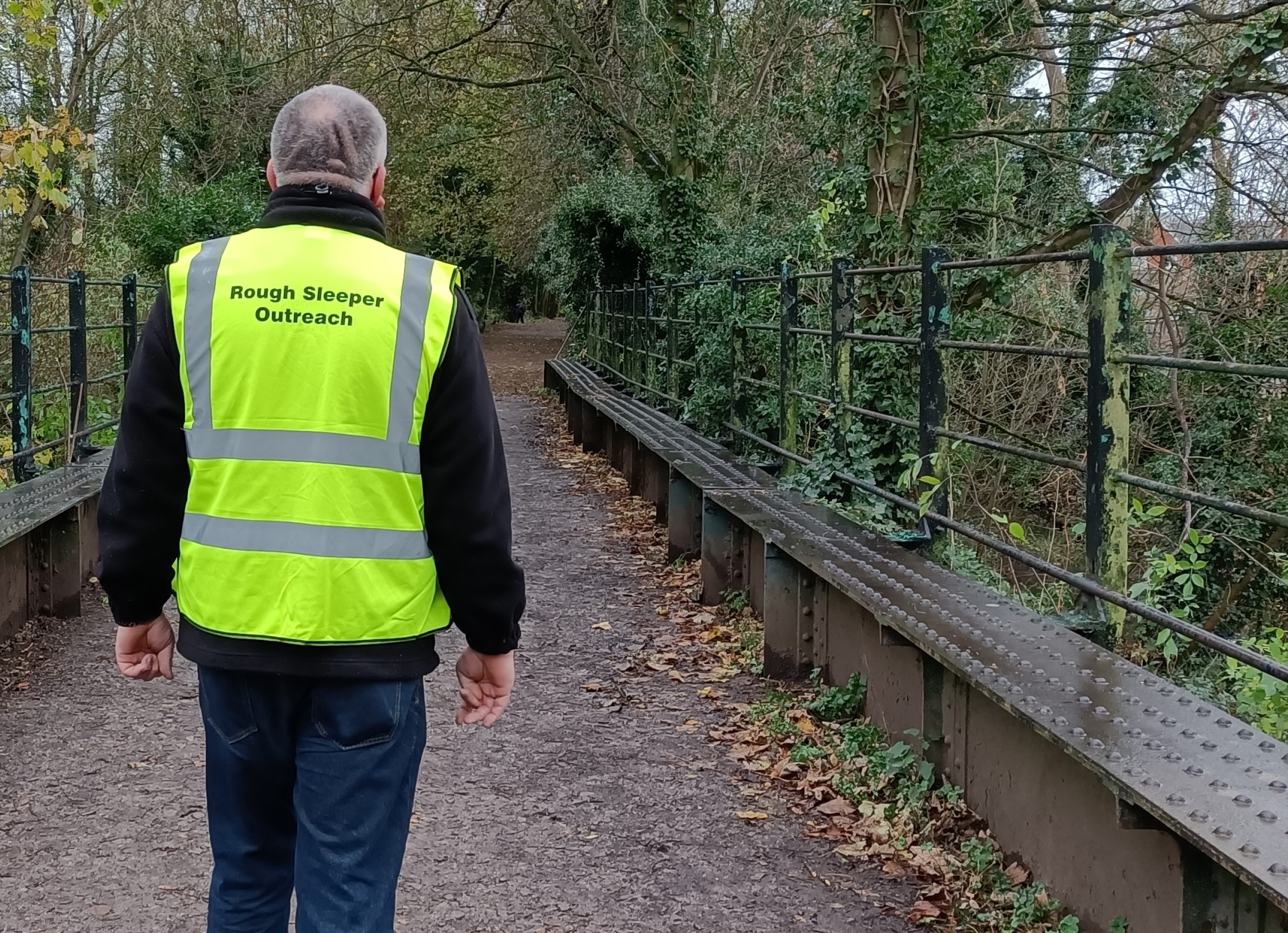 A Member of the Babergh and Mid Suffolk District Councils Outreach team investing the report of a rough sleeper.